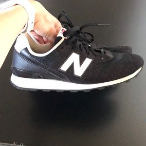 Women’s Black 696 New Balance Tennis Shoes